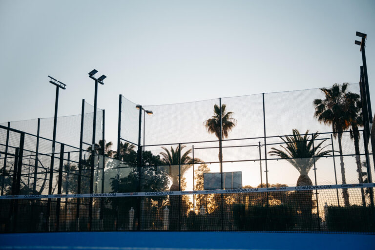 How to Play Paddle Tennis